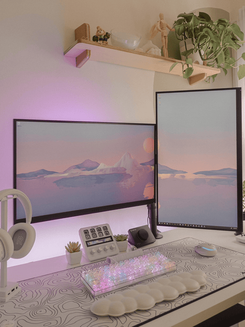 GEMZAPE DESK SETUP INCLUDES CRYSTAL KEYBOARD AND SNOWSTONE MOUSEPAD